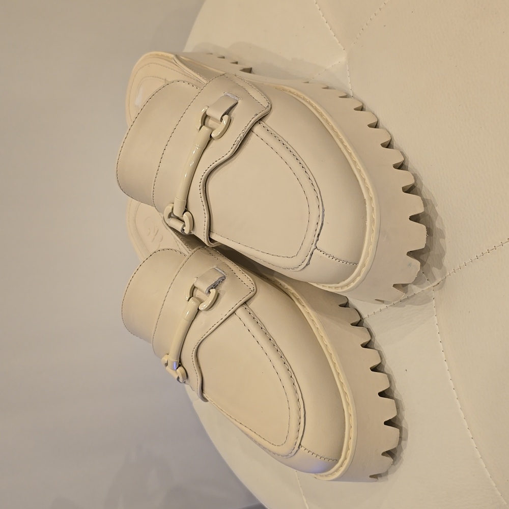 GIANNI Bini Slides Mules Beige Lug Sole GB Shoes 9 1/2 Hardware Vamp Womens New - Picture 3 of 7